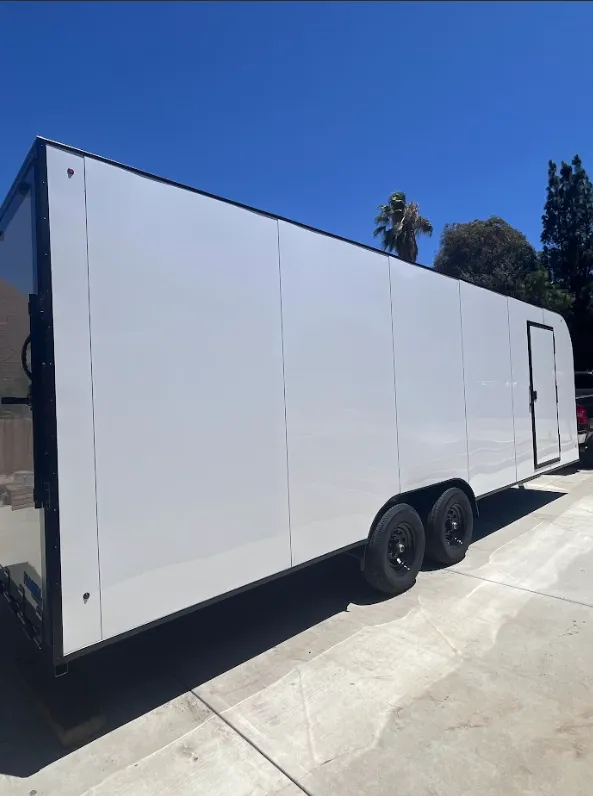 24' Enclosed Trailer thumbnail 3